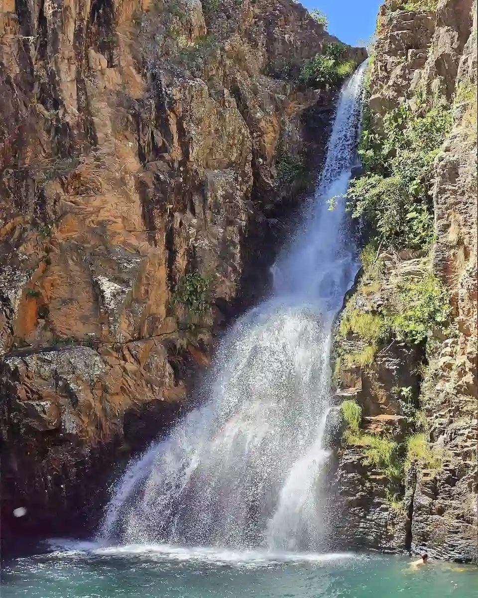 cachoeira do macaquinhos em são joão d'aliança