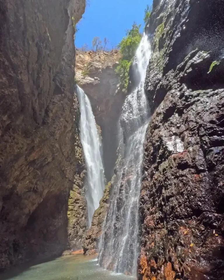 cachoeira do dragão, base da queda d'água