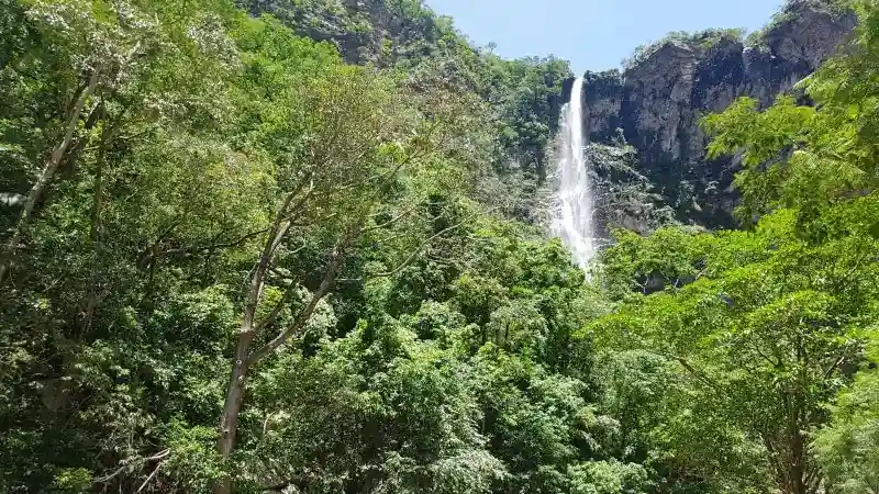 Cachoeira do Label em São João d'Aliança, a maior cachoeira da chapada