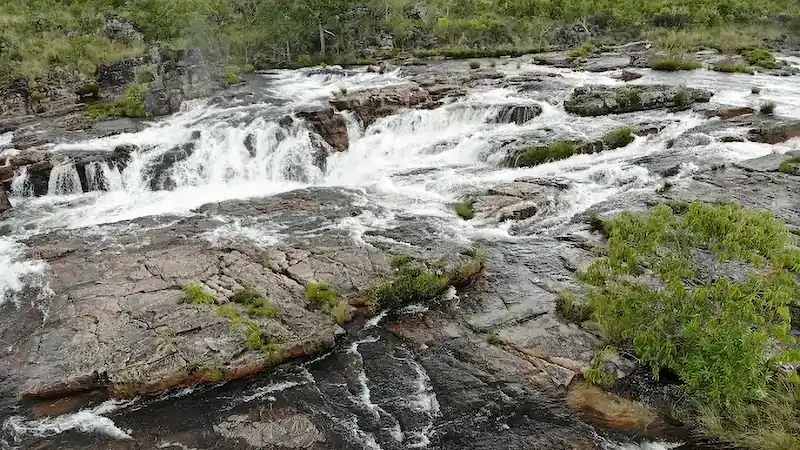 vista da chachoeira do papagiaio no rio dos couros