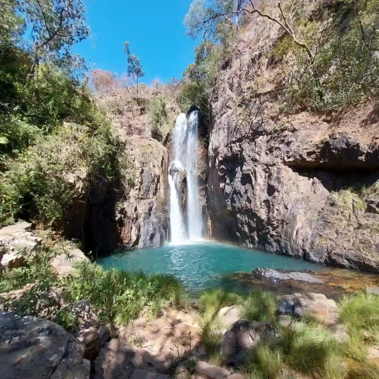cachoeira do encontro no complexo macaquihos