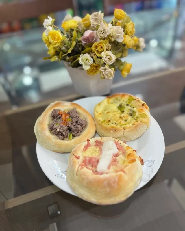 Padaria Vó Jacira - esfirra aberta em São João d'Aliança - Chapada dos Veadeiros