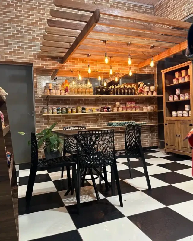 Padaria Vó Jacira - interiior da loja em São João d'Aliança - Chapada dos Veadeiros