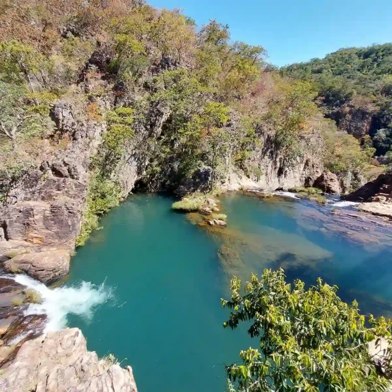 banho dos macacos, entrada da trilha, complexo macaquinhos em São João d'Aliança