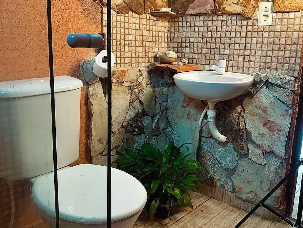 Eco Pousada Terra Betânia, São João d'aliança, banheiro