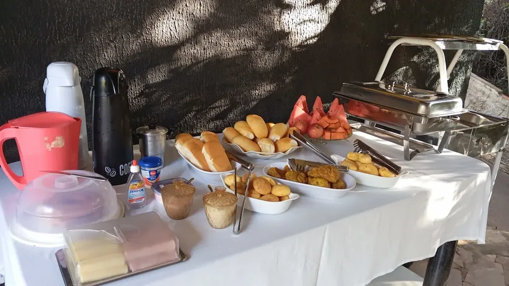 café da manhã da pousada rural chik